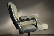 Load image into Gallery viewer, Early Eames "Time Life Lobby" Lounge Chair for Herman Miller, 1960s
