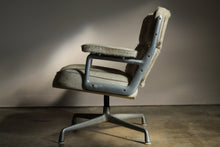 Load image into Gallery viewer, Early Eames "Time Life Lobby" Lounge Chair for Herman Miller, 1960s