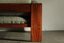 Load image into Gallery viewer, Afra and Tobia Scarpa for Gavina Rosewood 'Bastiano' Sofa, 1970s