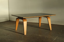 Load image into Gallery viewer, Charles & Ray Eames Early "OTW" Coffee Table for Evans Products, 1946