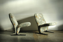 Load image into Gallery viewer, Pierre Paulin "Concorde" Lounge Chairs for Artifort, 1970s