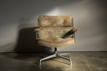 Load image into Gallery viewer, Early Eames "Time Life Lobby" Lounge Chair for Herman Miller, 1960s