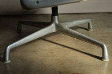 Load image into Gallery viewer, Early Eames "Time Life Lobby" Lounge Chair for Herman Miller, 1960s