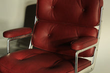 Load image into Gallery viewer, Eames Time Life Executive Chair in Calfskin Leather, 1970s