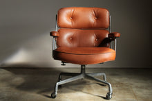 Load image into Gallery viewer, Eames Time Life Executive Chair in Calf Skin Leather, 1970s