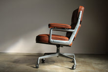 Load image into Gallery viewer, Eames Time Life Executive Chair in Calf Skin Leather, 1970s