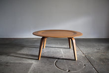 Load image into Gallery viewer, Early Production "CTW" Molded Plywood Coffee Table by Charles & Ray Eames, 1950s