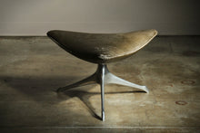 Load image into Gallery viewer, Vladimir Kagan Early "Tri-Symmetric" Stool for Kagan-Dreyfuss, 1950
