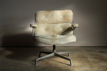 Load image into Gallery viewer, Early Eames "Time Life Lobby" Lounge Chair for Herman Miller, 1960s
