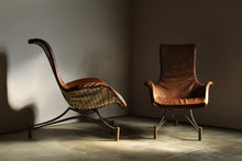 Load image into Gallery viewer, Early Pair of Capricorn Lounge Chairs by Vladimir Kagan, 1950s
