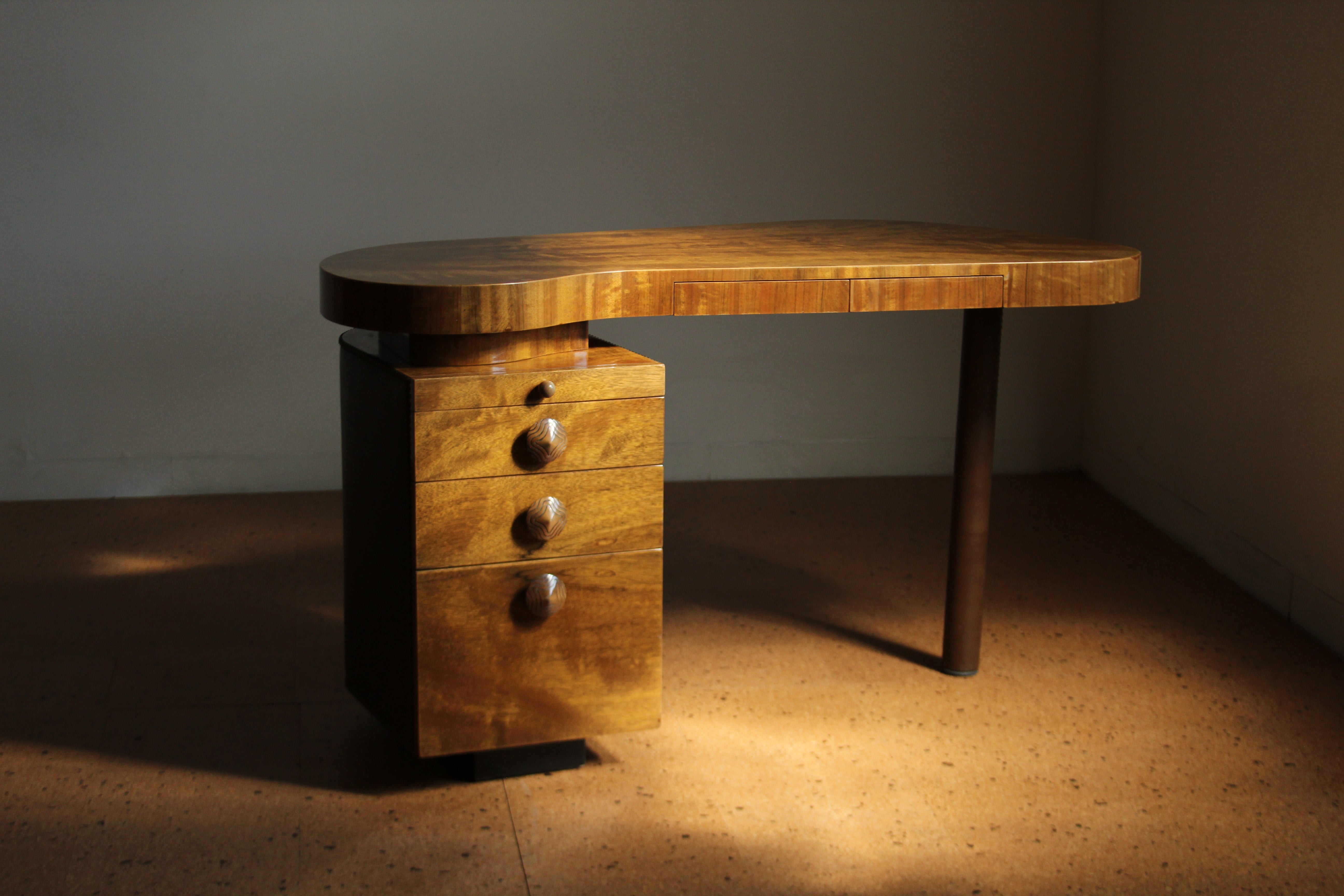 Gilbert Rohde Paldao “Ectoplastic” Desk for Herman Miller, 1940s