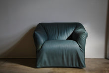 Load image into Gallery viewer, Mario Bellini  &quot;Tentazione&quot; Lounge Chairs for Cassina in Teal Calfskin Leather, 1980s
