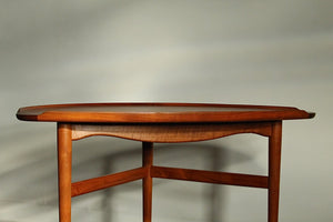 Finn Juhl Sculpted Walnut End Table for Baker Furniture, 1950s