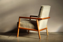 Load image into Gallery viewer, T.H. Robsjohn-Gibbings &#39;Model 1601&#39; Lounge Chair for Widdicomb, 1950s
