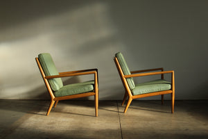 T.H. Robsjohn-Gibbings Sculptural Lounge Chairs for Widdicomb, 1950s