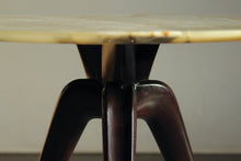 Load image into Gallery viewer, Sculptural Onyx Table Attributed to Osvaldo Borsani, 1950s
