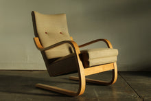Load image into Gallery viewer, Alvar Aalto Early Model 401 Bentwood Lounge Chair, 1940s
