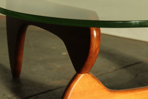 Isamu Noguchi Early IN-50 Coffee Table with Cherry Base and Original Glass, 1949