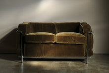 Load image into Gallery viewer, Le Corbusier "LC2 Petit Modele" Sofa for Cassina, 1980s
