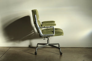 Eames Time Life Executive Chair in Green Mohair, 1970s