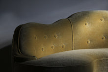 Load image into Gallery viewer, Edward Wormley 1st-Generation &quot;Oasis&quot; Curved Sofa for Dunbar in Mohair
