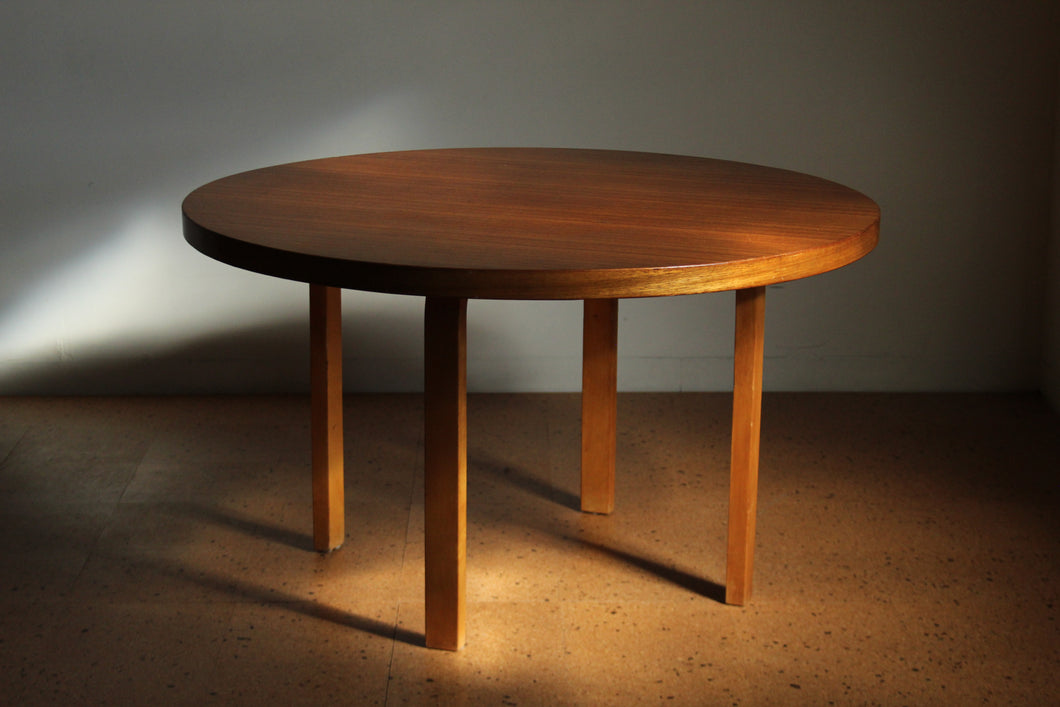 Alvar Aalto Early and Rare Mahogany "L-Leg" Dining Table for Finmar, 1930s