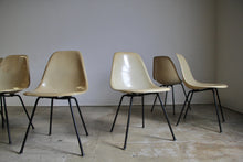 Load image into Gallery viewer, Eames First Production Venice Side Shell Dining Chairs - Set of 6

