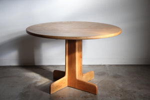 Gerald McCabe Solid Oak Pedestal Dining Table, 1970s